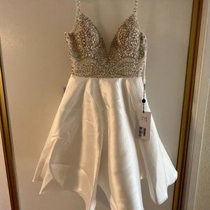 JVN by Jovani stunning party/cocktail/festive evening flare dress